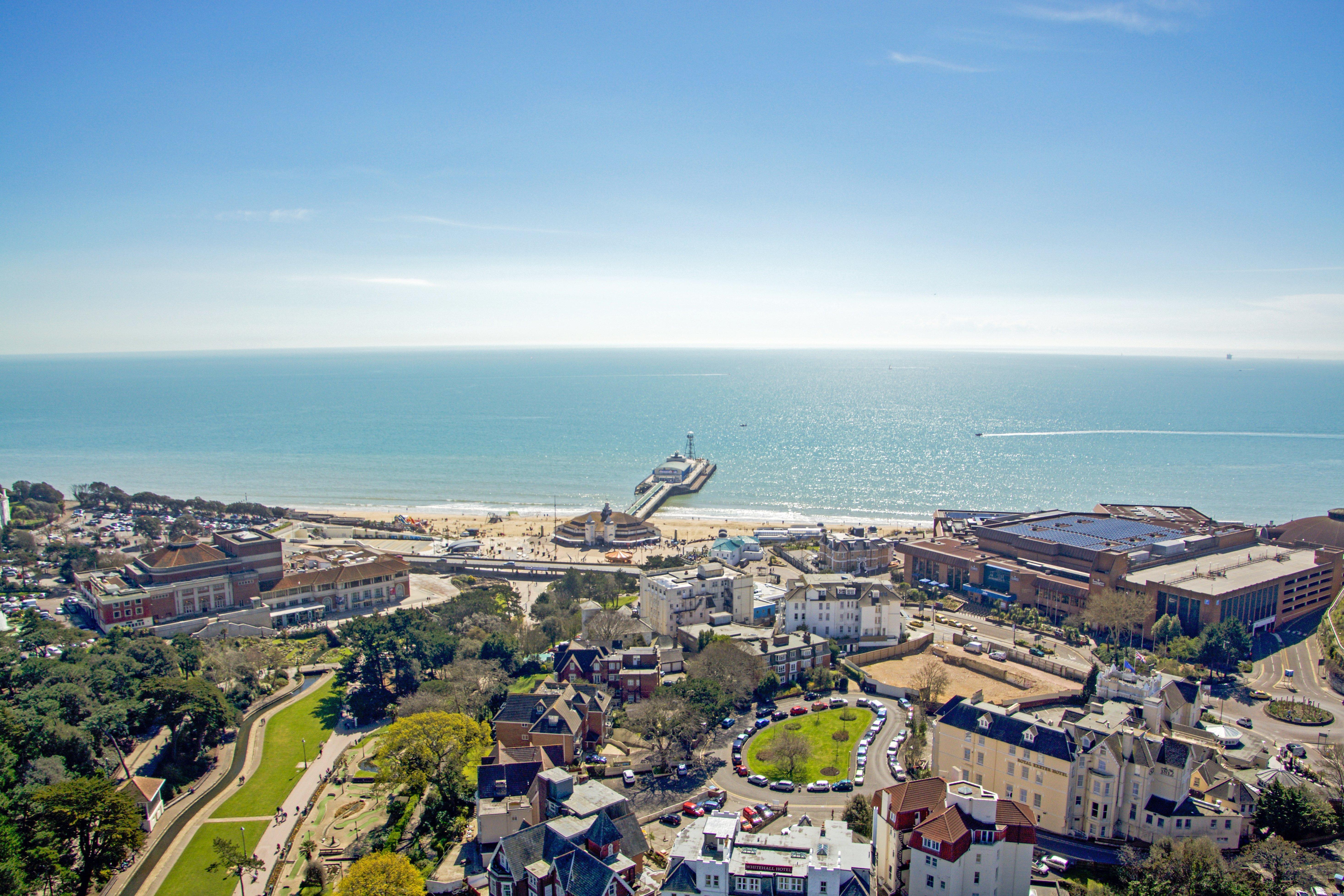 Holiday Inn Bournemouth By Ihg Exterior photo