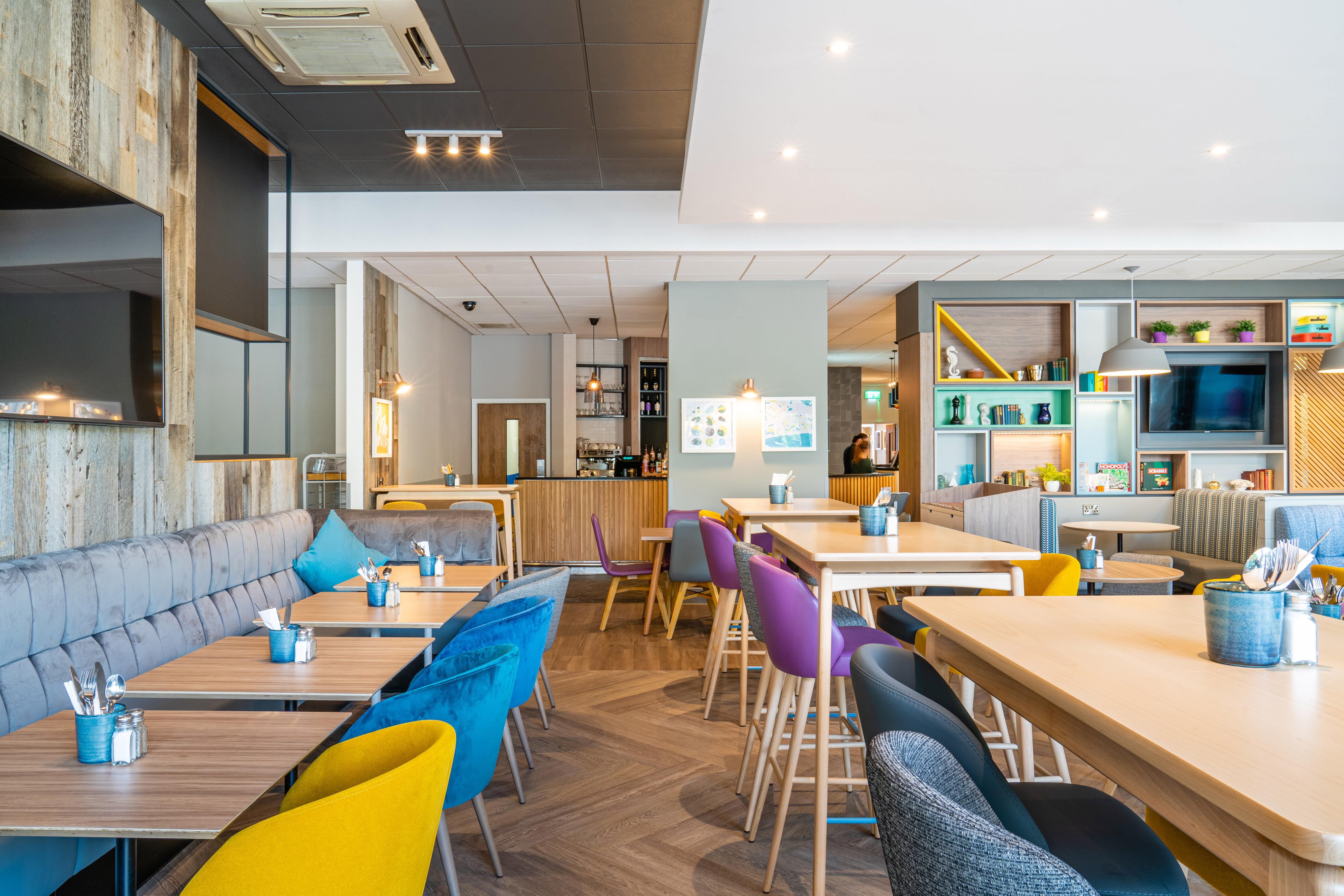 Holiday Inn Bournemouth By Ihg Exterior photo