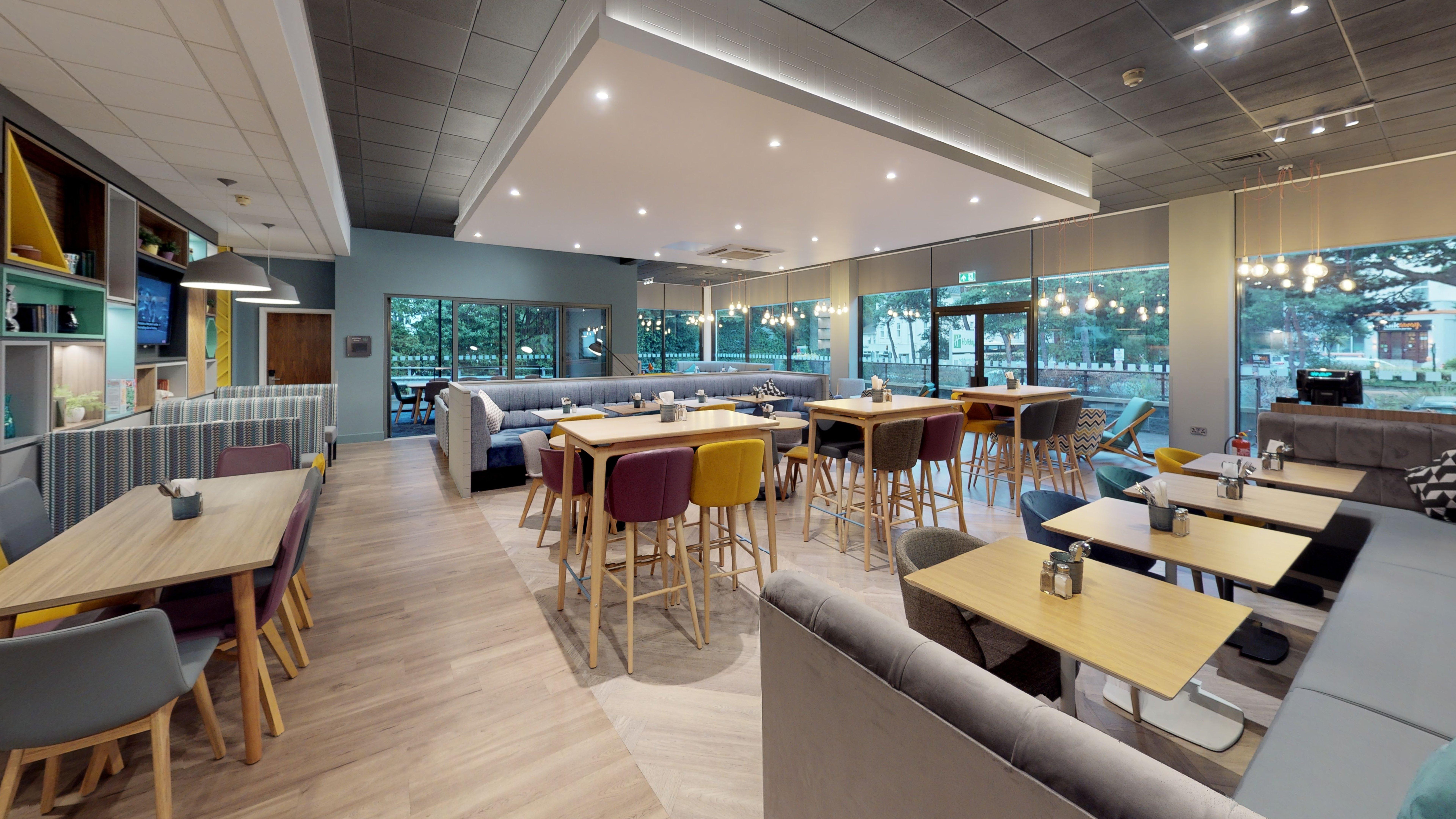 Holiday Inn Bournemouth By Ihg Exterior photo