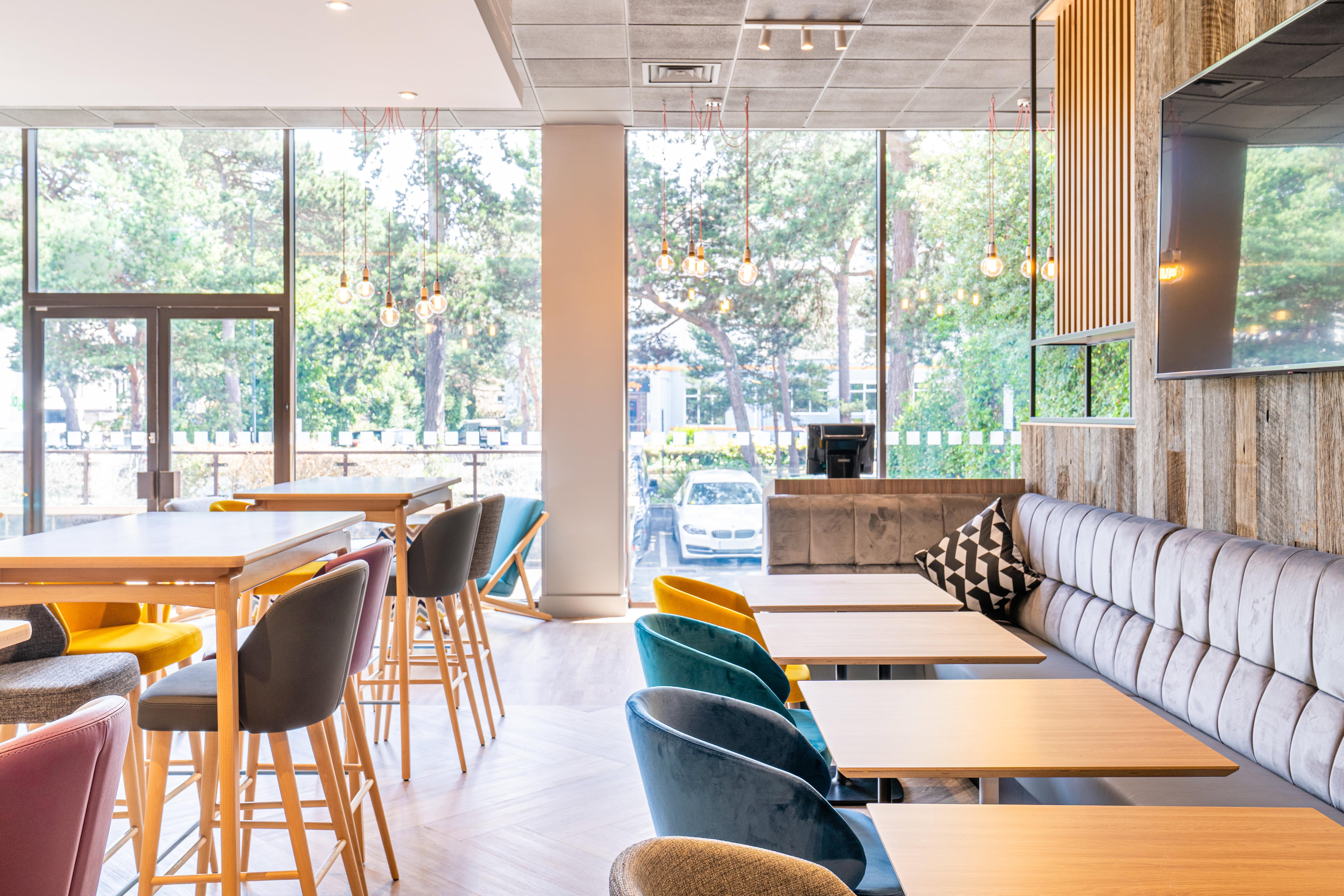 Holiday Inn Bournemouth By Ihg Exterior photo