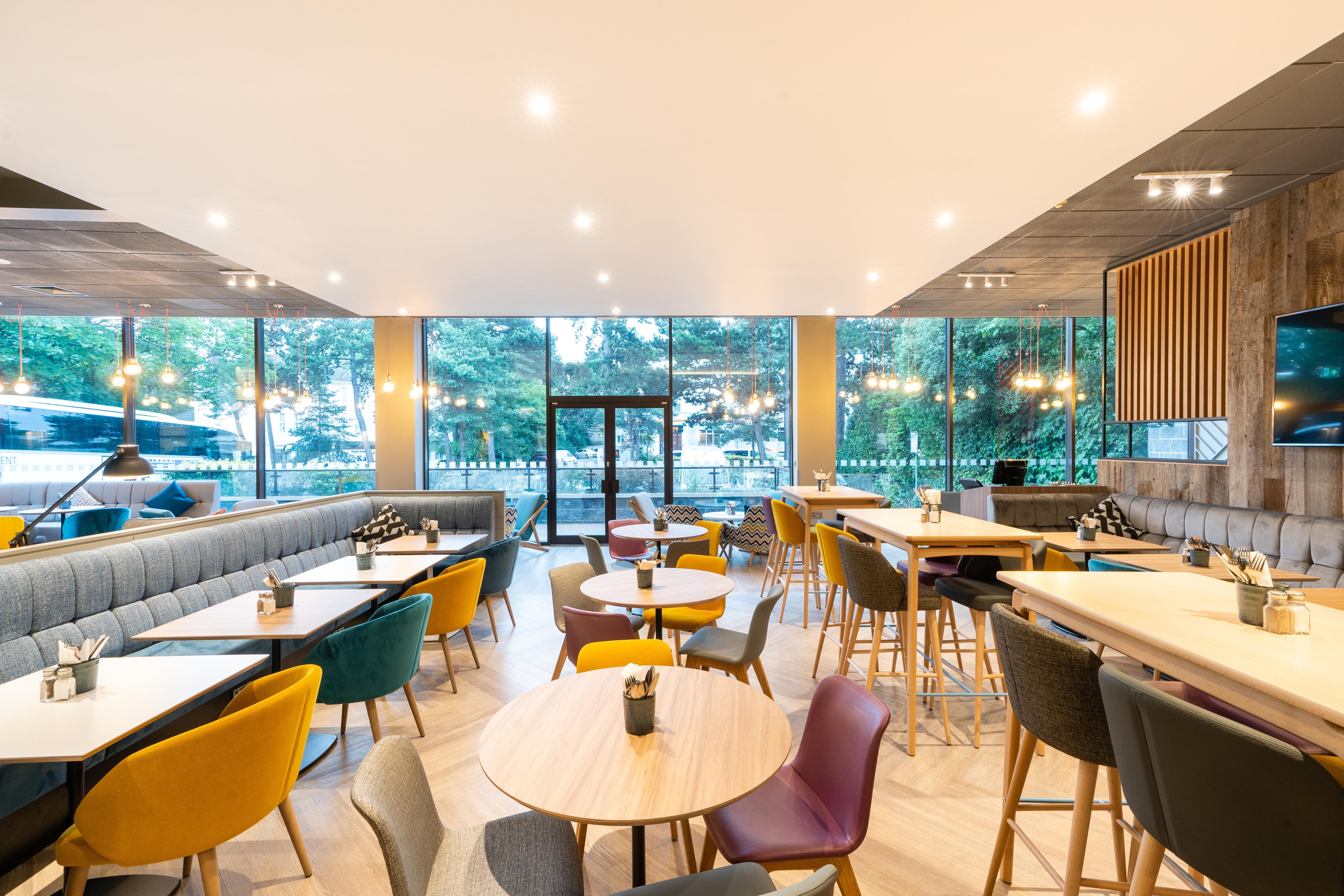 Holiday Inn Bournemouth By Ihg Exterior photo